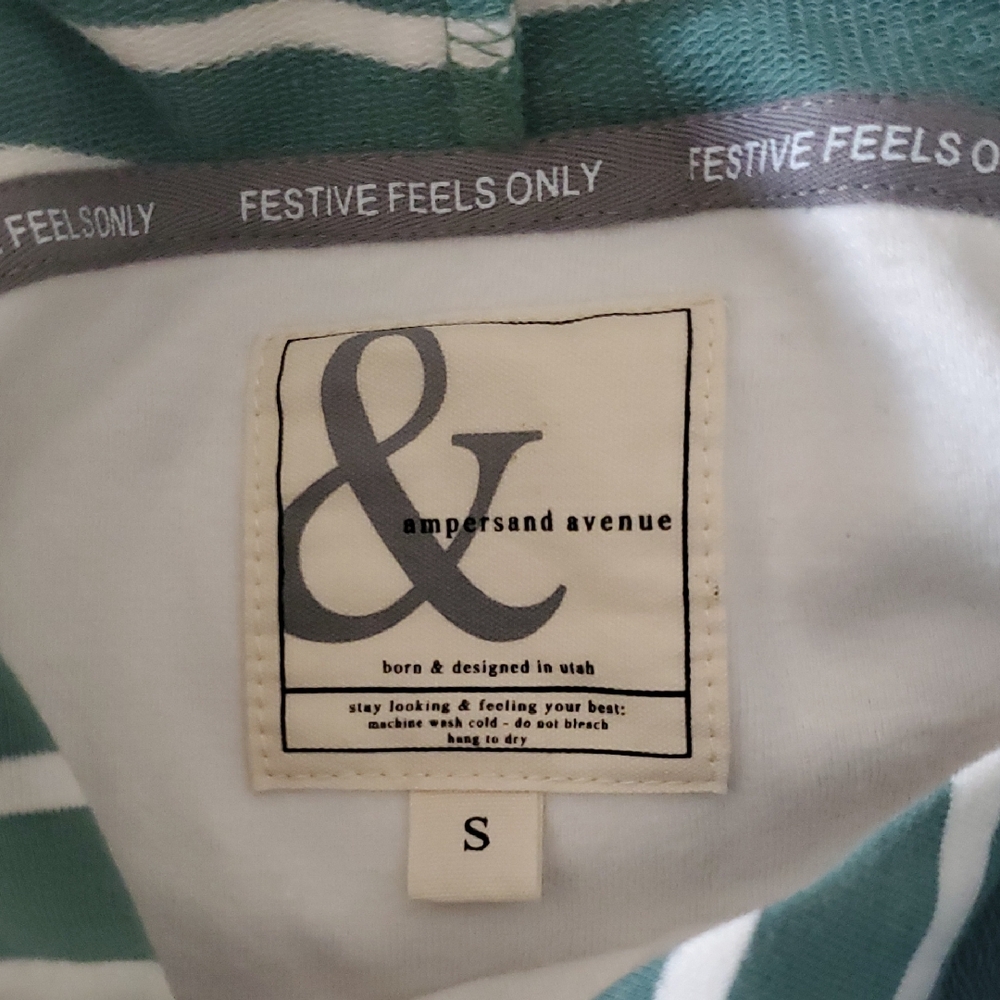 AMPERSAND AVE Green and White Sweatshirt with Trees for the Winter Season!